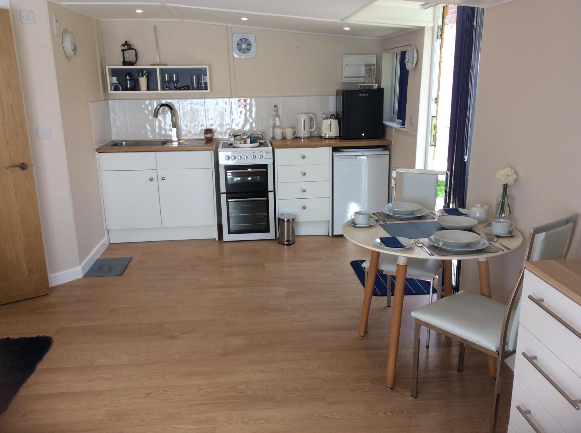 Old Ningwood Station Bed & Breakfast, Ningwood, Isle Of Wight Po41 0Tg Brook  Екстериор снимка